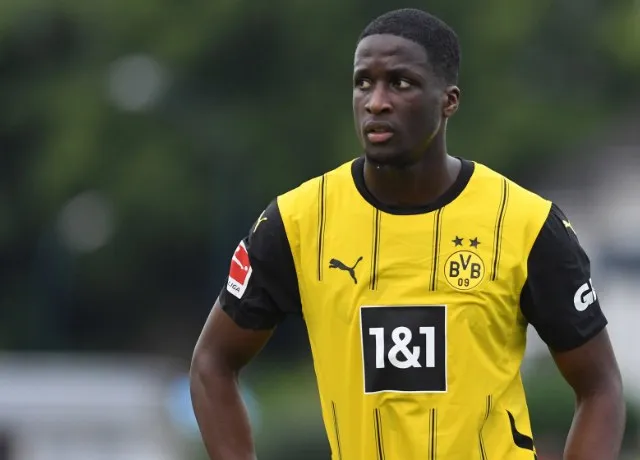 Chelsea ngắm hậu vệ Coulibaly từ Dortmund